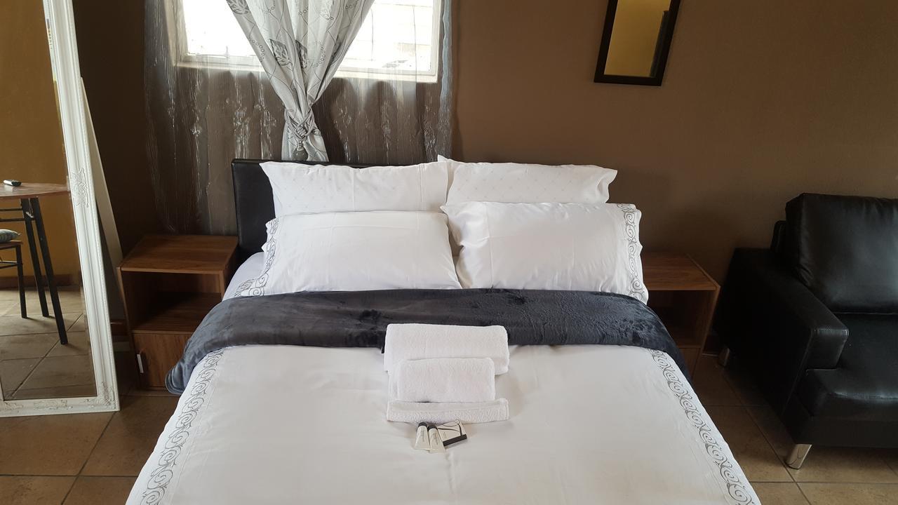 Let Us Accomodation Ист-Лондон Экстерьер фото